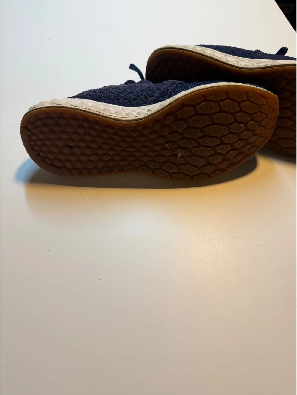 Navy women’s new balance sneakers 8.5